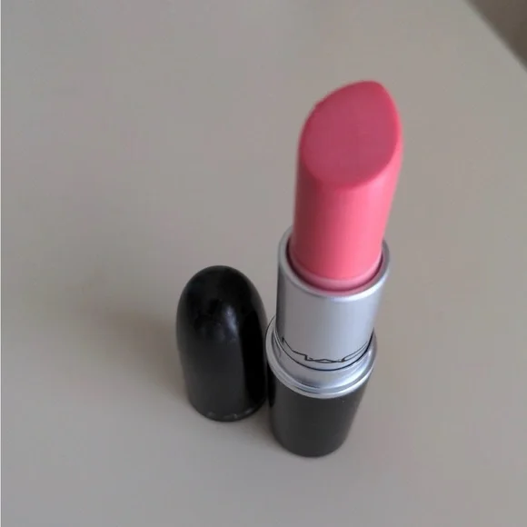 MAC Pink Pearl Pop cremesheen Lipstick - Picture 2 of 3